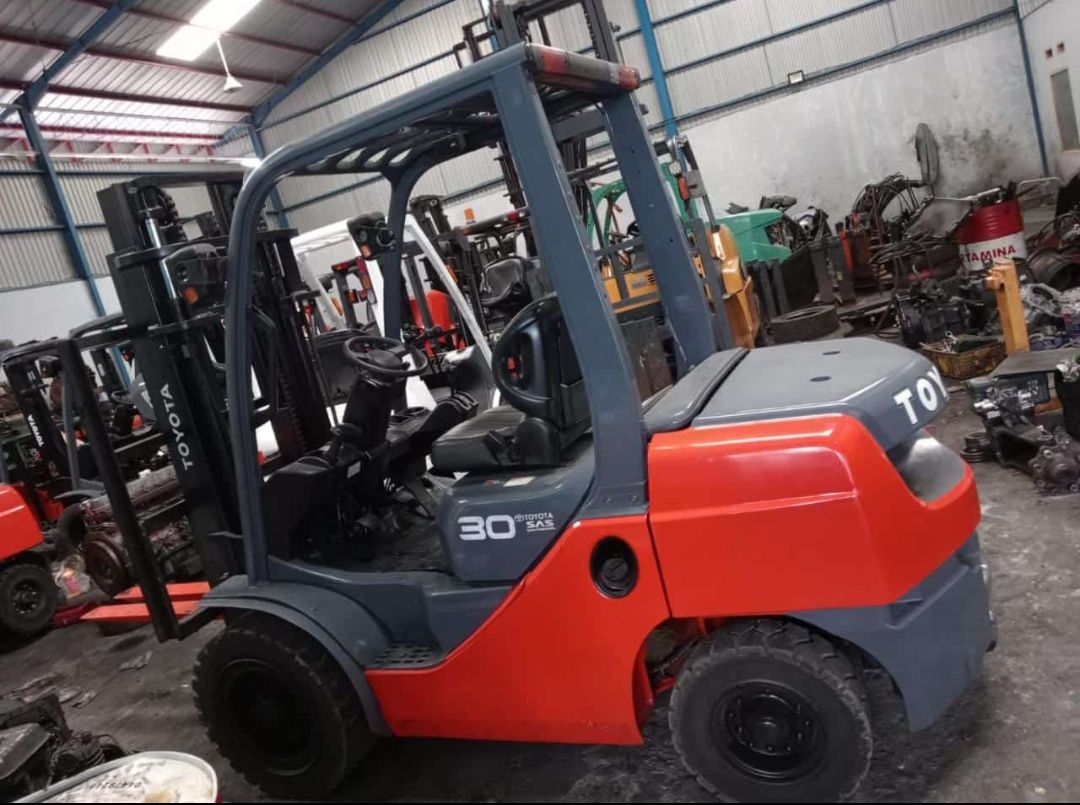 SERVICE FORKLIFT TANGERANG